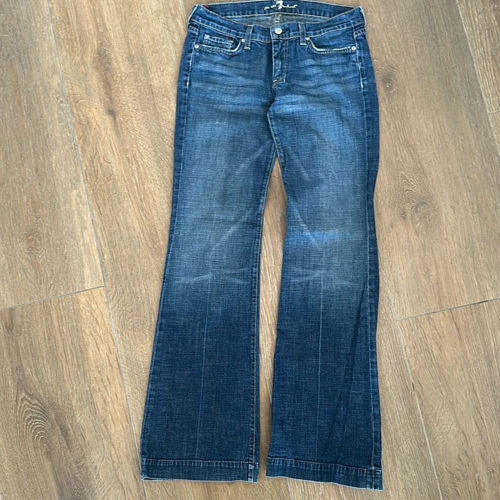 7 for all mankind women's bootleg jeans. Color blue. Size 28.